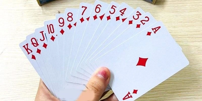 Hướng dẫn chơi tiến lên đếm lá: gom thành bộ để đánh nhanh và kiểm soát lượt 